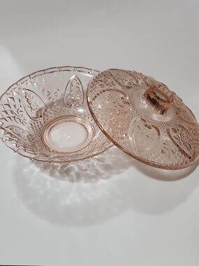 Kig Malaysia Vintage Pink Pressed Depression Glass Hearts & Roses Covered Dish